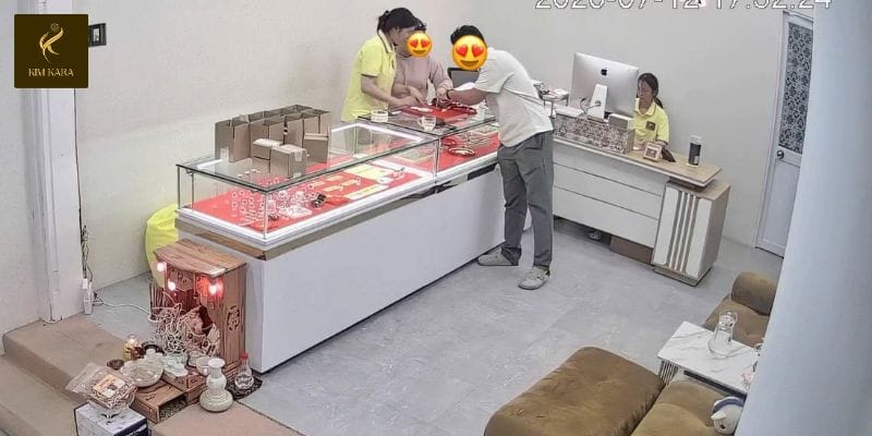 Đầu tư vàng là gì? Hướng dẫn từ A-Z cho người mới