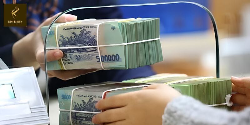 Đầu tư vàng hay gửi tiết kiệm: Lựa chọn nào tối ưu?