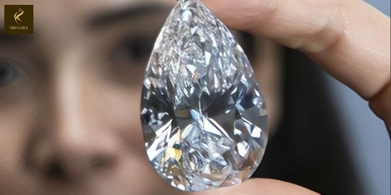 Đế Chế Kim Cương Rung Chuyển: Những Viên Đá Quý Và Cái Giá Bằng Sinh Mạng