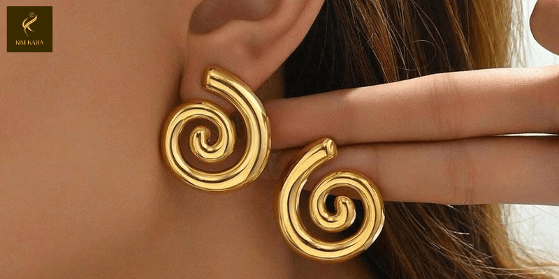 Top 5 Mẫu Bông Tai Vàng Nữ Đẹp, Sang Trọng Giúp Nâng Tầm Phong Cách