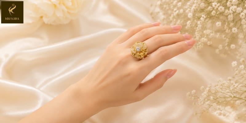 Trang Sức Vàng Trơn Hay Đính Đá: Nên Chọn Loại Nào Để Dễ Bán Lại?