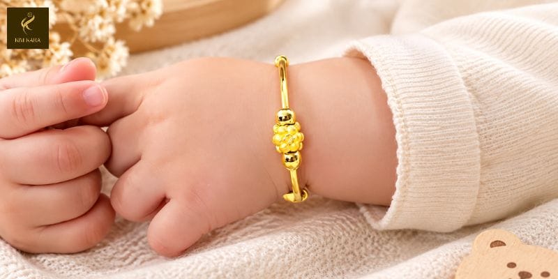 15+ Mẫu Quà Thôi Nôi Bằng Vàng Cho Bé Trai, Bé Gái Ý Nghĩa Nhất