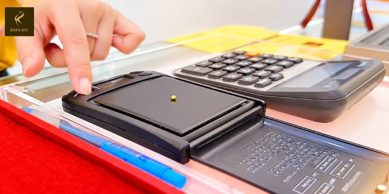 Sự Khác Biệt Giữa Mua Vàng Tại KIMKARA Và Tiệm Vàng Truyền Thống