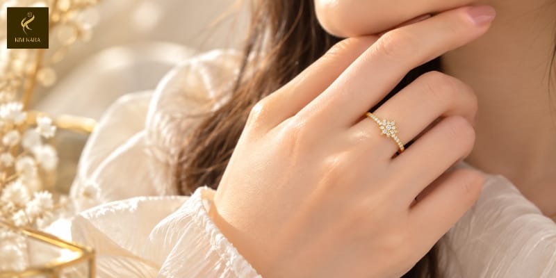 Nhẫn Vàng Trơn Hay Nhẫn Kiểu: Nên Chọn Loại Nào Cho Người Mới Mua Vàng?